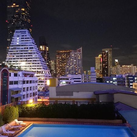 Panoramic City View Room At Silom バンコク都 エクステリア 写真