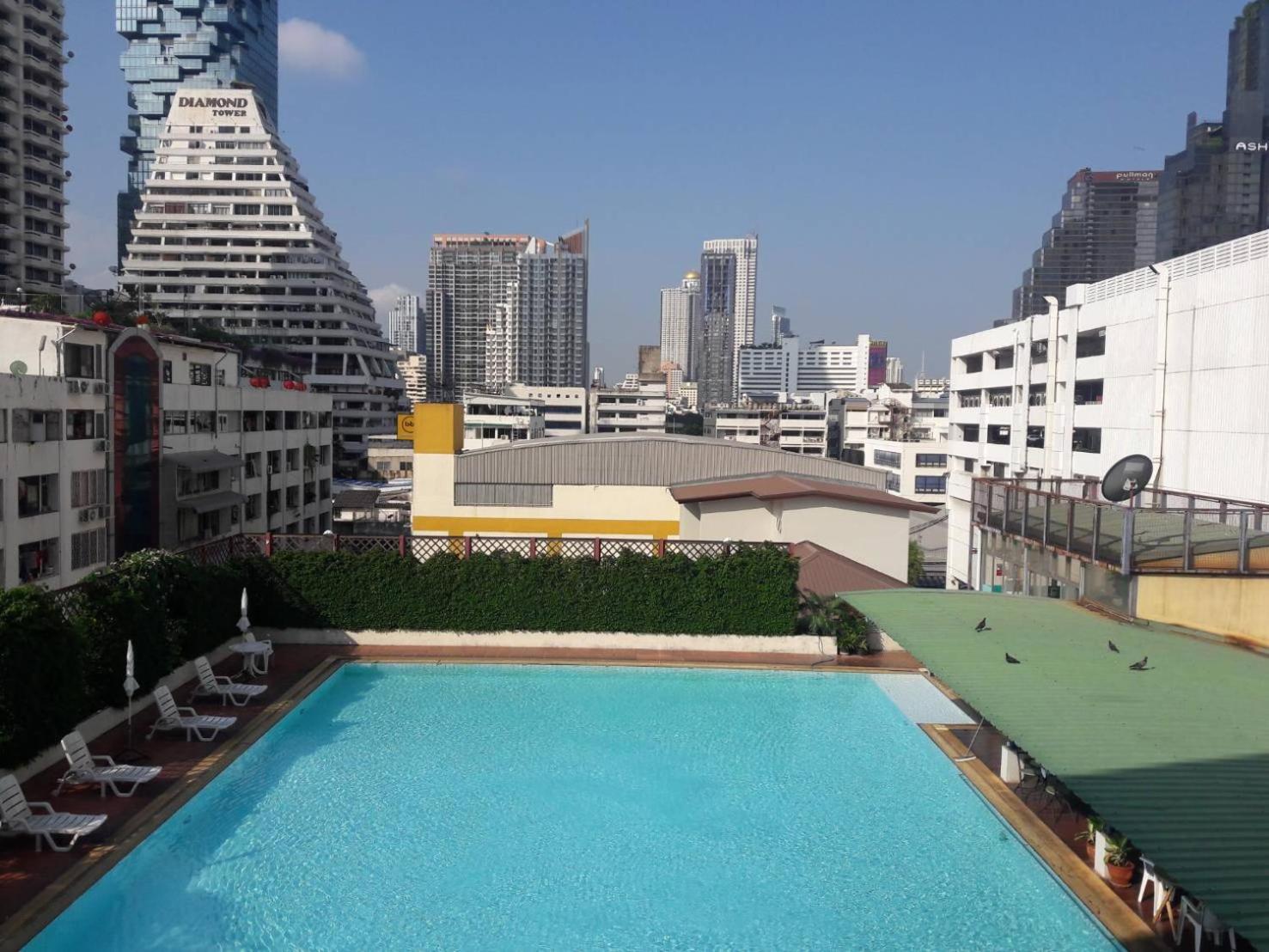 Panoramic City View Room At Silom バンコク都 エクステリア 写真