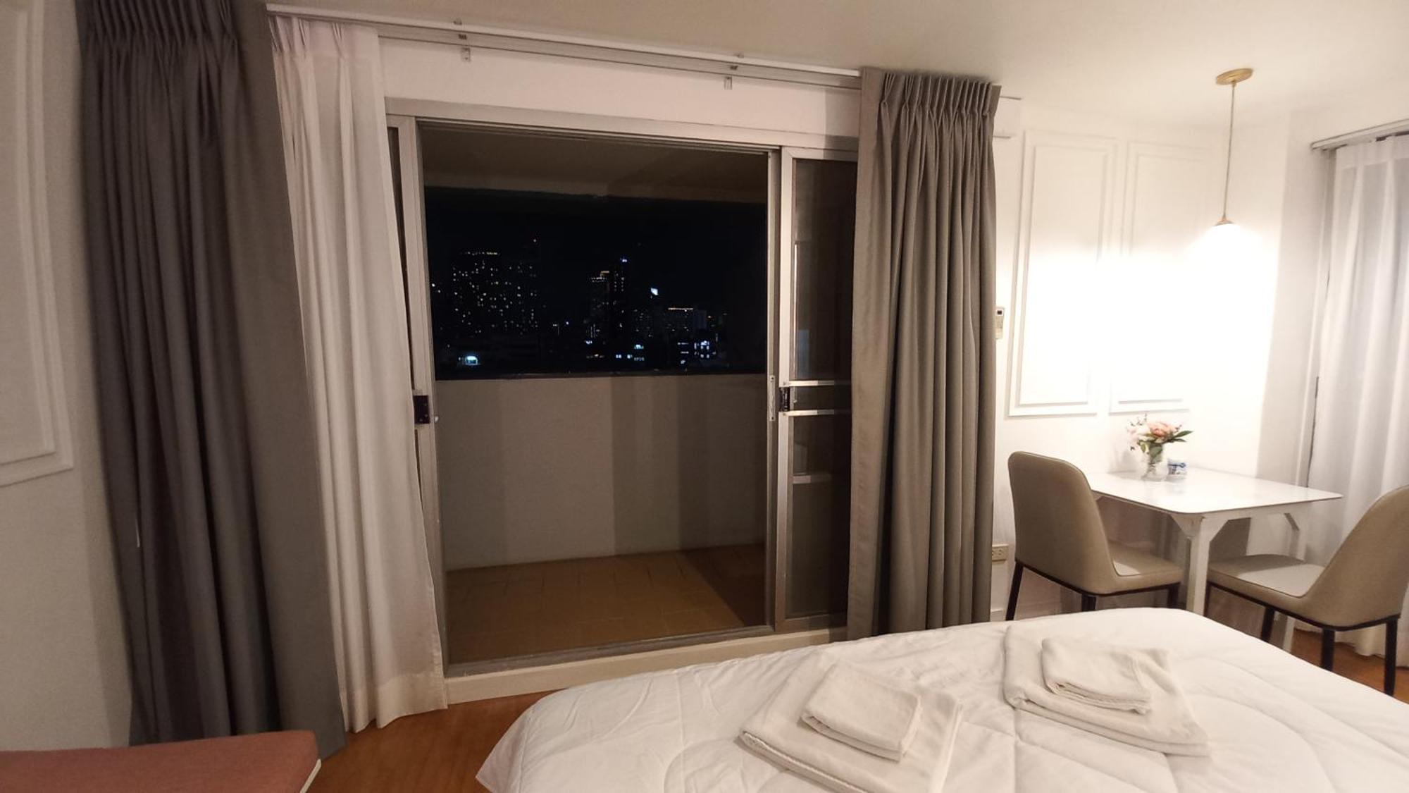 Panoramic City View Room At Silom バンコク都 部屋 写真