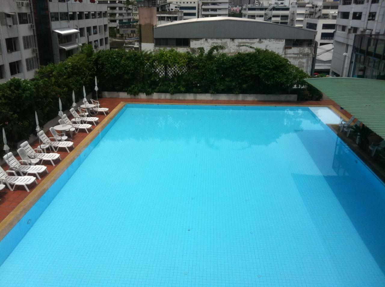 Panoramic City View Room At Silom バンコク都 エクステリア 写真